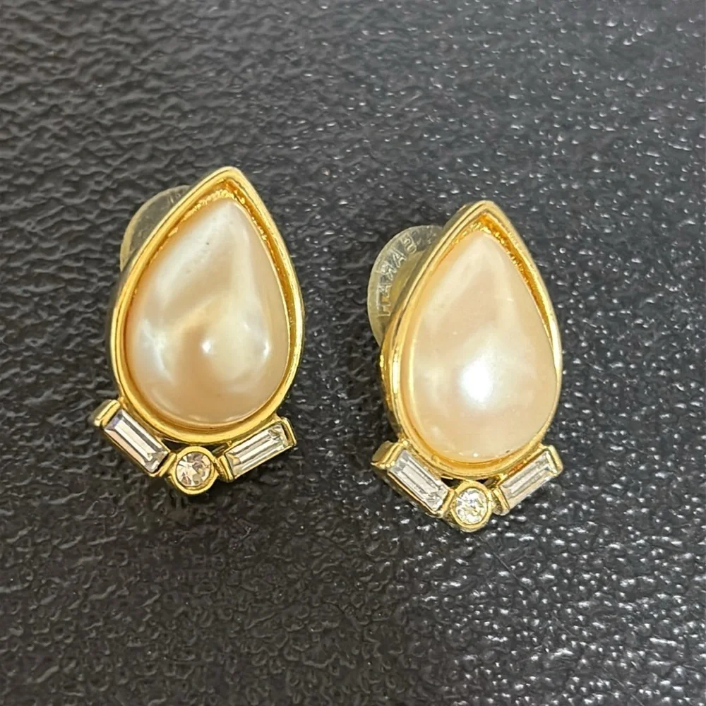 Sarah Coventry Classy Pearl Teardrop Rhinestone Classic Gold Tone Earrings